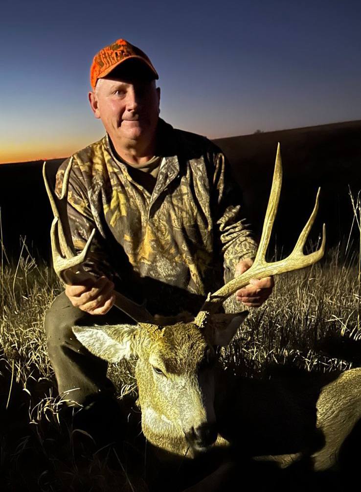 Archery mule deer buck from the cedar draws